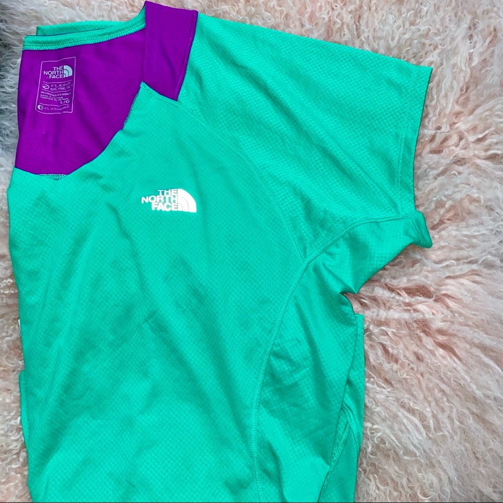 THE NORTH FACE || WOMENS LIGHTWEIGHT TEE